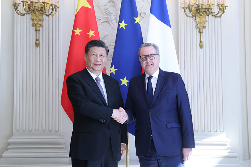 3月26日，国家主席习近平在巴黎会见法国国民议会议长费朗。 新华社记者 鞠鹏 摄