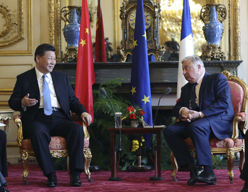 3月26日，國家主席習近平在巴黎會見法國參議長拉爾歇。 新華社記者 丁海濤 攝