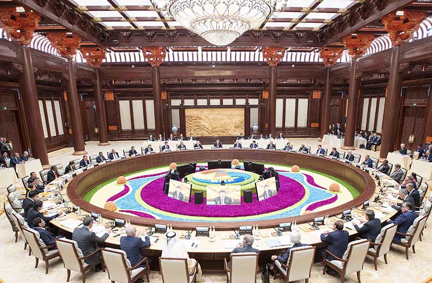 4月27日，第二屆“一帶一路”國際合作高峰論壇在北京雁棲湖國際會議中心舉行圓桌峰會，國家主席習近平主持會議並致開幕辭。 新華社記者 李濤 攝