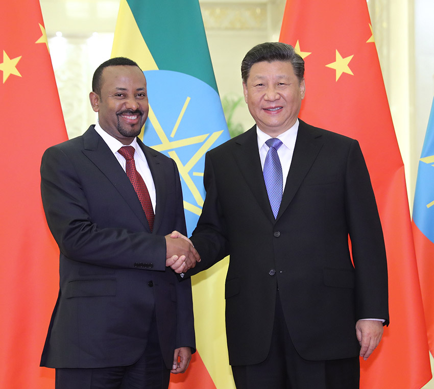 4月24日，國家主席習近平在北京人民大會堂會見埃塞俄比亞總理阿比。 新華社記者 丁林 攝