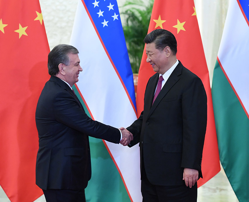 4月25日，國家主席習近平在北京人民大會堂會見烏茲別克斯坦總統米爾濟約耶夫。 新華社記者 殷博古 攝