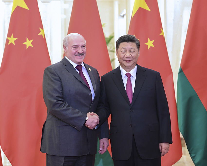 4月25日，國家主席習近平在北京人民大會堂會見白俄羅斯總統盧卡申科。新華社記者 燕雁 攝
