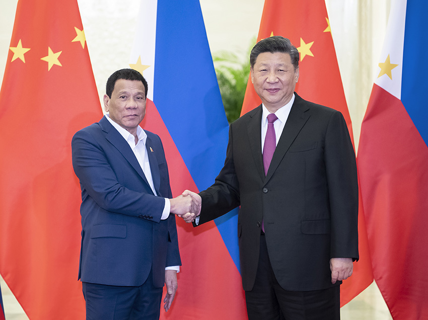 4月25日，國家主席習近平在北京人民大會堂會見菲律賓總統杜特爾特。 新華社記者 李濤 攝