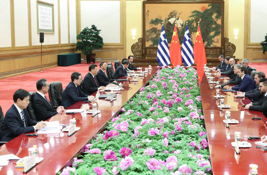 4月26日，國家主席習近平在北京人民大會堂會見希臘總理齊普拉斯。新華社記者 丁海濤 攝