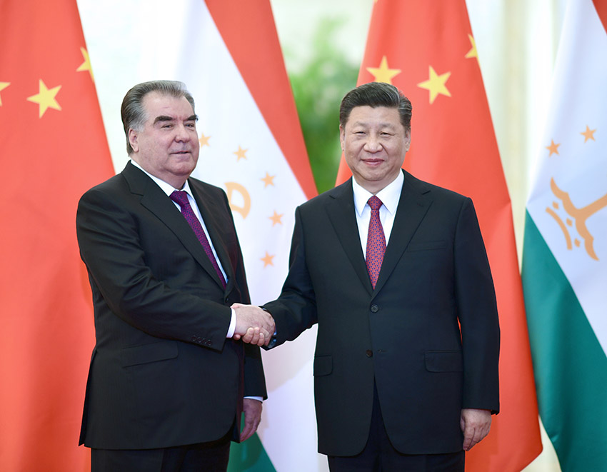 4月28日，國家主席習近平在北京人民大會堂會見塔吉克斯坦總統拉赫蒙。 新華社記者 謝環馳 攝