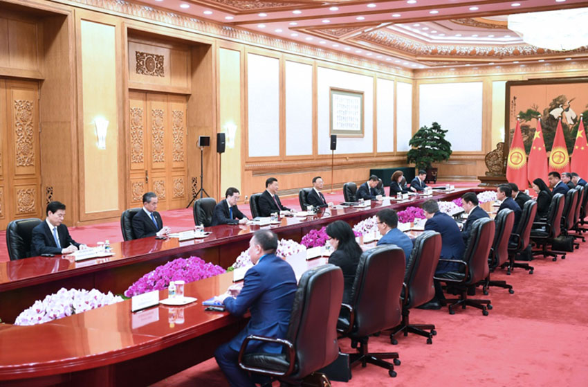 4月28日，國家主席習近平在北京人民大會堂會見吉爾吉斯斯坦總統熱恩別科夫。 新華社記者 謝環馳 攝