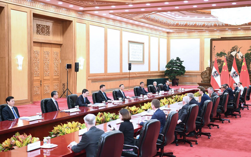 4月29日，國家主席習近平在北京人民大會堂會見奧地利總理庫爾茨。 新華社記者 謝環馳 攝