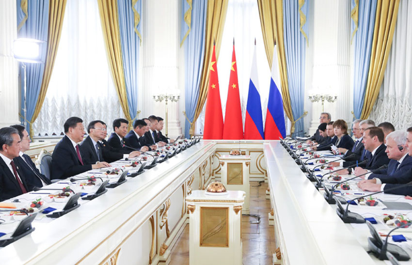 6月6日，國家主席習近平在莫斯科會見俄羅斯總理梅德韋杰夫。 新華社記者 姚大偉 攝