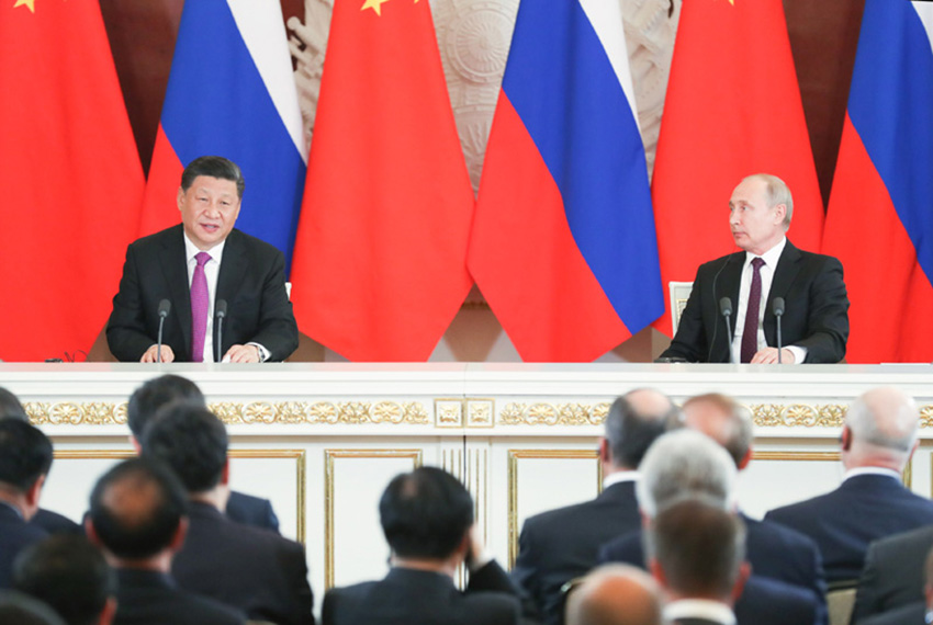 6月5日，國家主席習近平在莫斯科克裡姆林宮同俄羅斯總統普京會談。這是會談后，兩國元首共同會見記者。 新華社記者 姚大偉 攝
