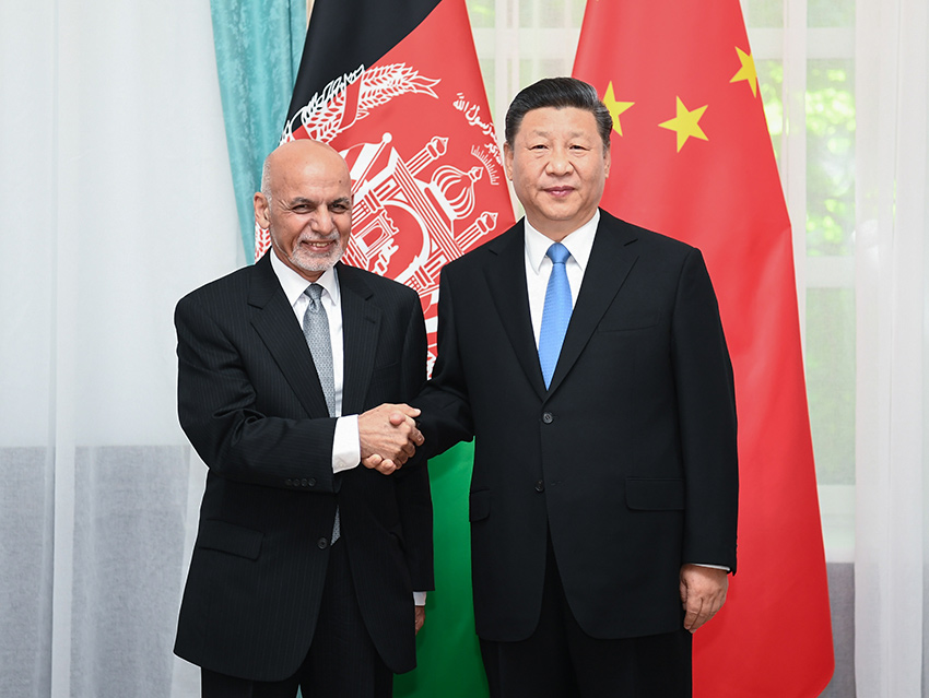 6月13日，國家主席習近平在比什凱克會見阿富汗總統加尼。 新華社記者 謝環馳 攝