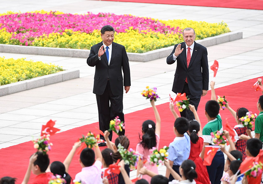 7月2日，國家主席習近平在北京人民大會堂同土耳其總統埃爾多安舉行會談。這是會談前，習近平在人民大會堂東門外廣場為埃爾多安舉行歡迎儀式。 新華社記者 殷博古 攝