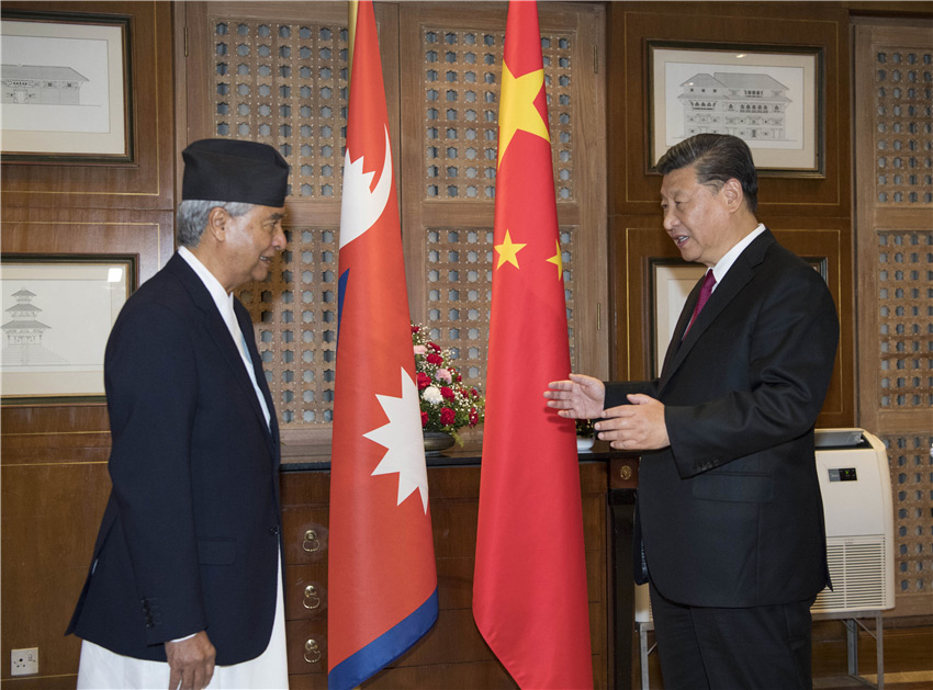 10月12日，國家主席習近平在加德滿都下榻飯店會見尼泊爾大會黨主席德烏帕。 新華社記者 李學仁 攝