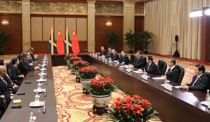 11月4日，國家主席習近平在上海會見牙買加總理霍爾尼斯。 新華社記者 丁林 攝