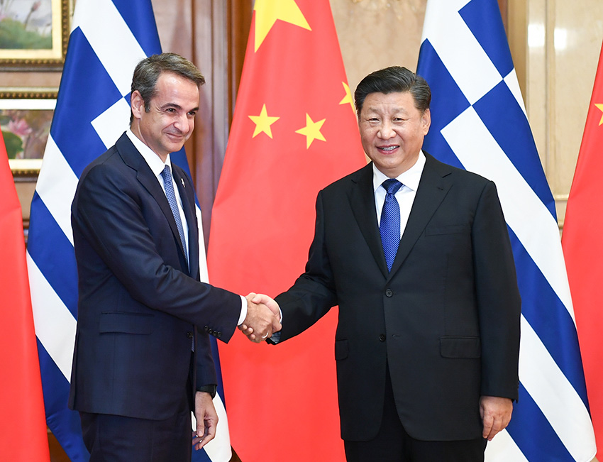 11月4日，國家主席習近平在上海會見希臘總理米佐塔基斯。 新華社記者 謝環馳 攝