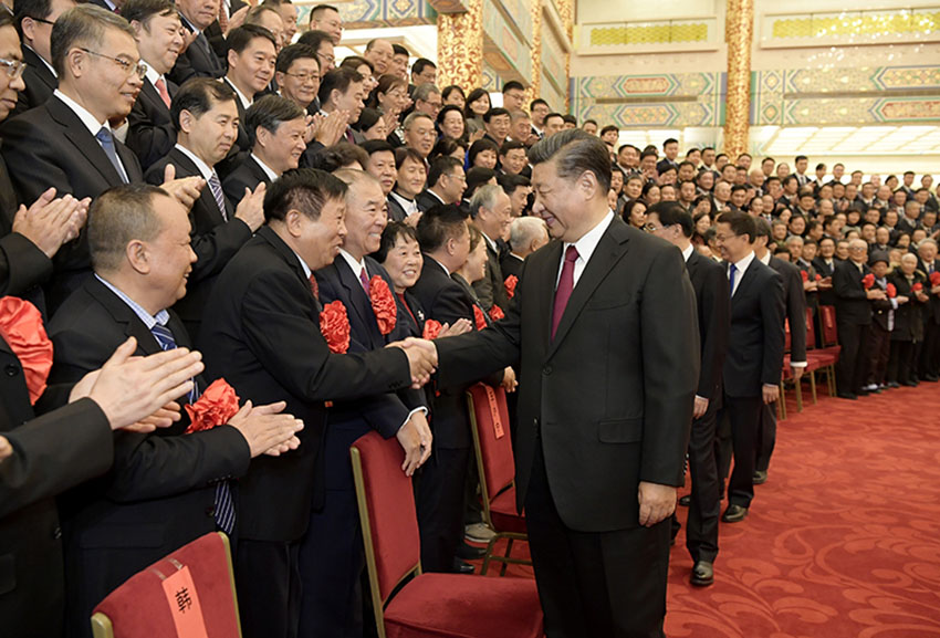 12月16日，黨和國家領導人習近平、王滬寧、韓正等在北京人民大會堂會見全國離退休干部先進集體和先進個人代表。 新華社記者 李學仁 攝