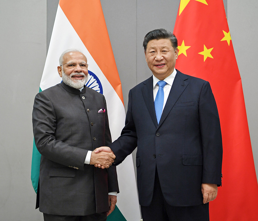 當地時間11月13日，國家主席習近平在巴西利亞會見印度總理莫迪。 新華社記者 張領 攝
