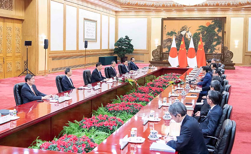 12月23日，國家主席習近平在北京人民大會堂會見日本首相安倍晉三。 新華社記者 李濤 攝