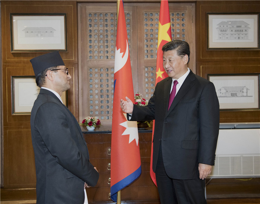 10月12日，國家主席習近平在加德滿都下榻飯店會見尼泊爾聯邦議會聯邦院主席蒂米爾西納。 新華社記者 李學仁 攝