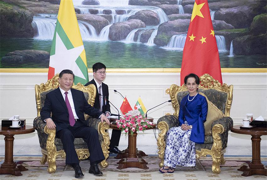 当地时间1月17日下午,国家主席习近平在内比都总统府出席缅甸总统温敏