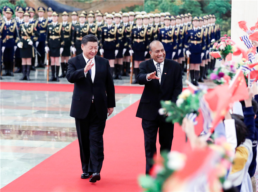 1月6日，國家主席習近平在北京人民大會堂同基裡巴斯總統馬茂會談。這是會談前，習近平在人民大會堂北大廳為馬茂舉行歡迎儀式。新華社記者 丁林 攝