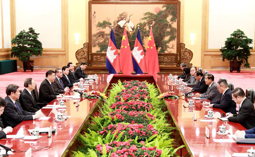 2月5日，國家主席習近平在北京人民大會堂會見柬埔寨首相洪森。 新華社記者 龐興雷 攝