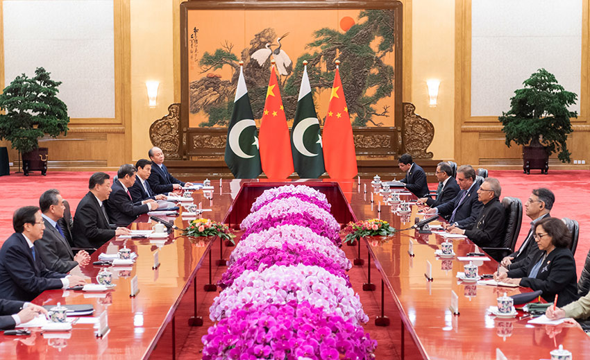 3月17日，國家主席習近平在北京人民大會堂同巴基斯坦總統阿爾維會談。 新華社記者 翟健嵐 攝