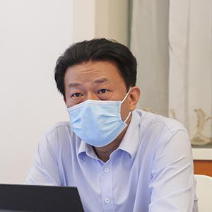 在疾控一線守護人民健康                                                中國疾病預防控制中心衛生應急中心主任 李群