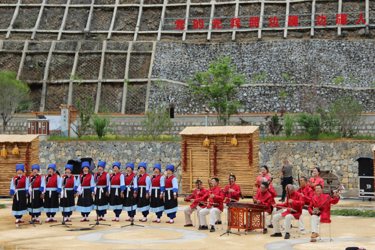 《大词戏扬琴调》，是中原汉文化传入边地后与当地少数民族文化融合而形成的一种独特剧种。马那甫摄