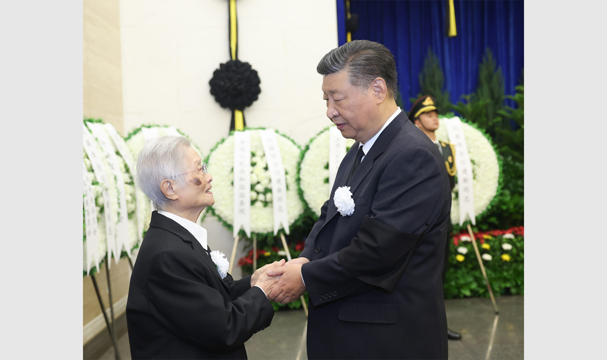 任建新同志遺體在京火化  習近平等到八寶山革命公墓送別