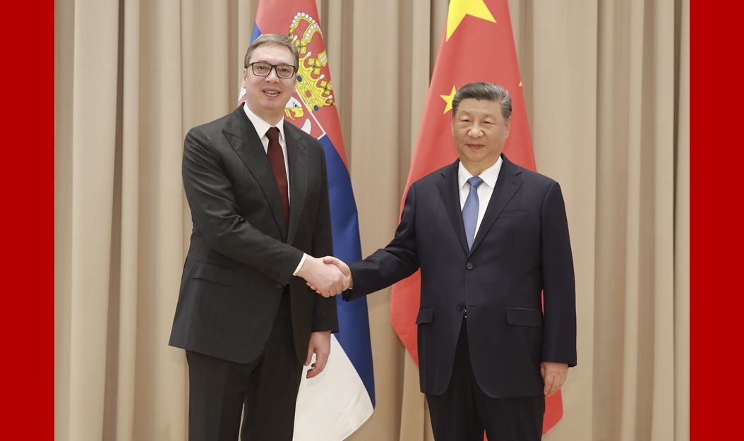 习近平会见塞尔维亚总统武契奇