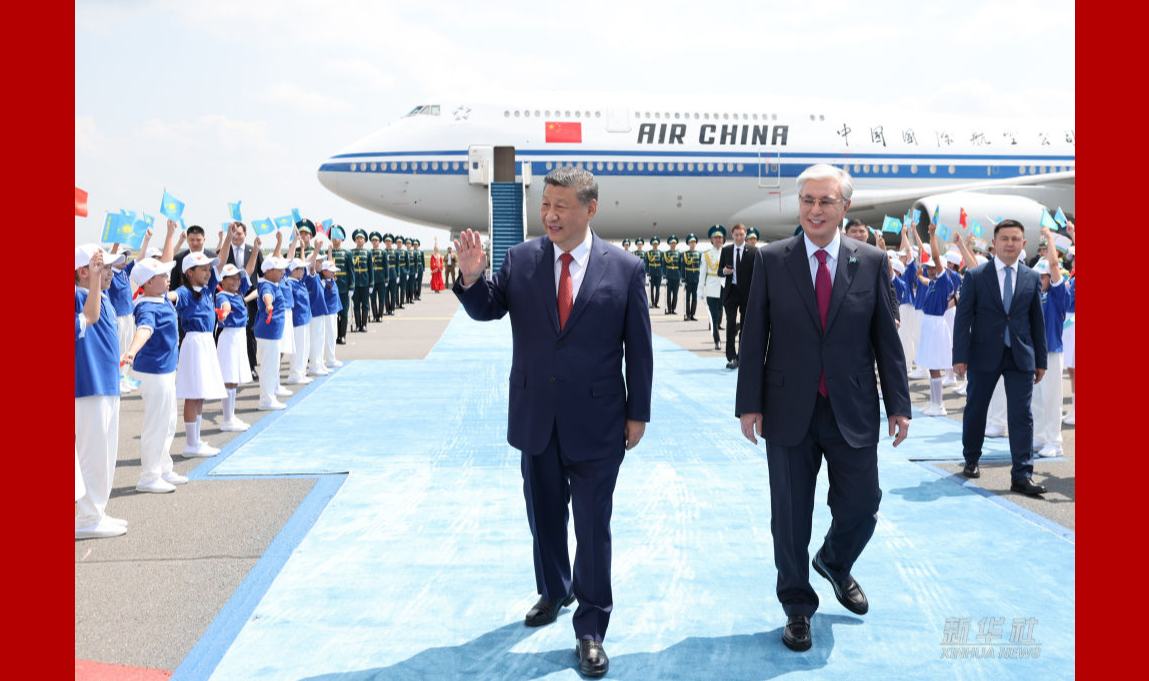 习近平抵达阿斯塔纳出席第二届中国—中亚峰会