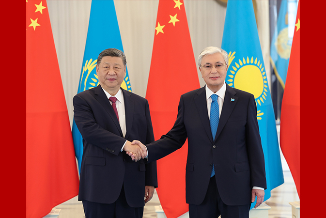 习近平同哈萨克斯坦总统托卡耶夫会谈
