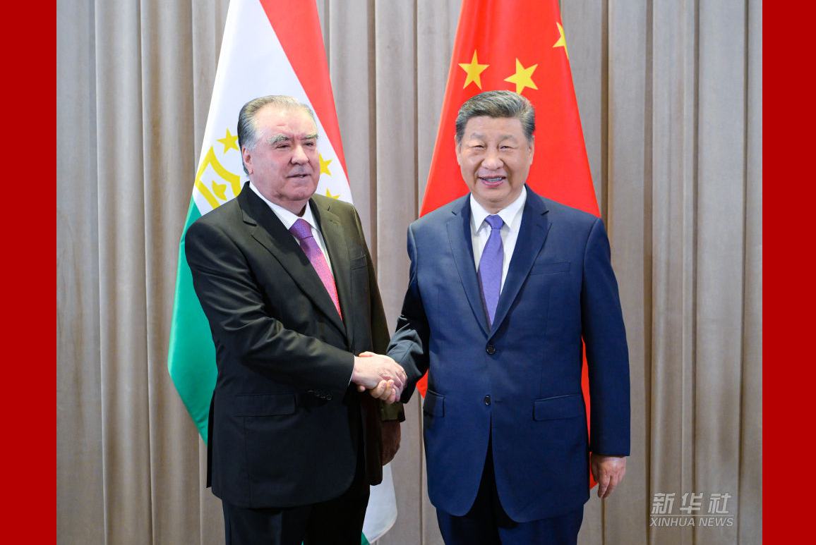 习近平会见塔吉克斯坦总统拉赫蒙