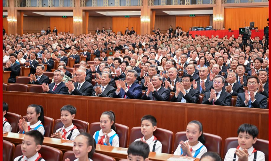 纪念中国人民抗日战争暨世界反法西斯战争胜利80周年文艺晚会《正义必胜》在京隆重举行