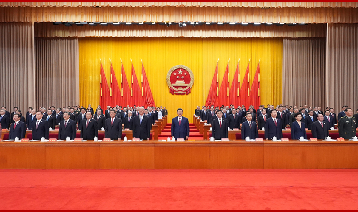新疆维吾尔自治区成立70周年庆祝大会隆重举行 习近平出席大会