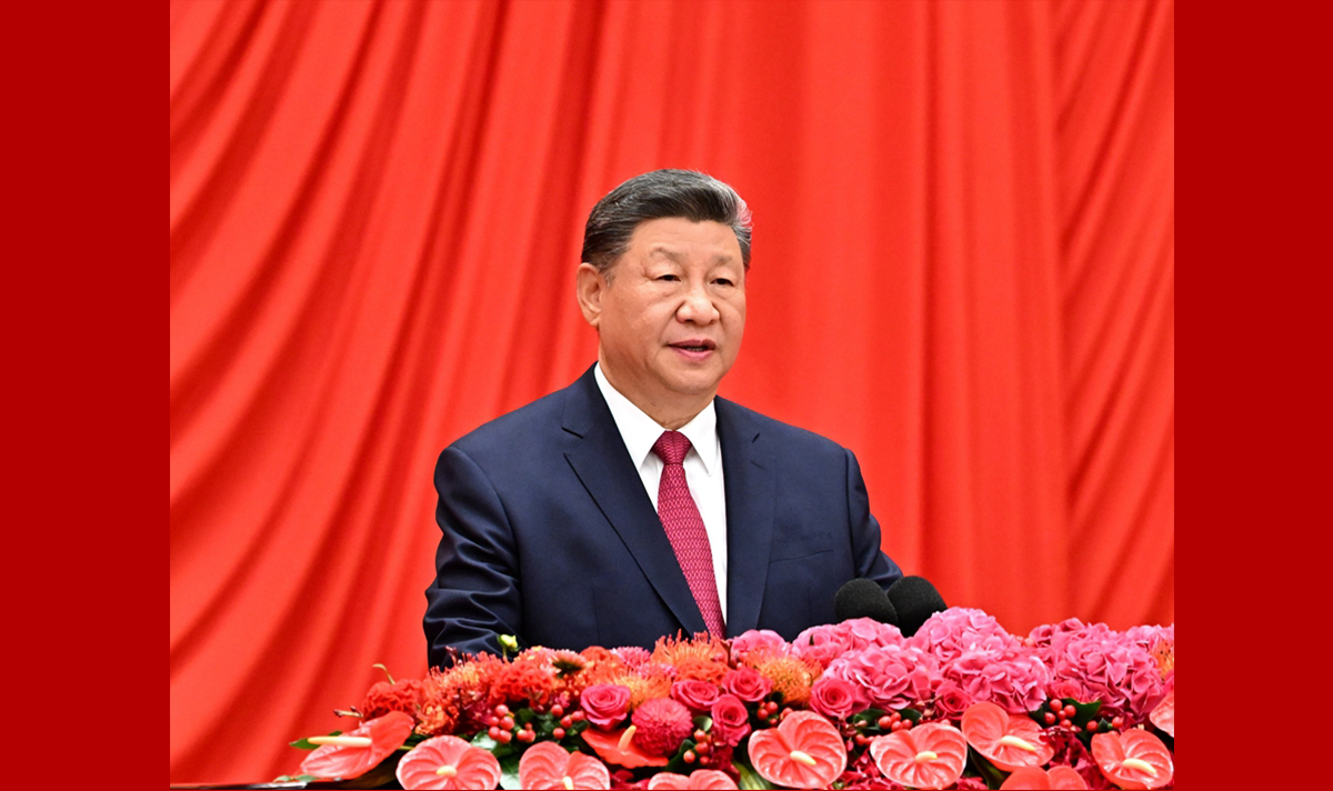 习近平等党和国家领导人出席庆祝中华人民共和国成立76周年招待会