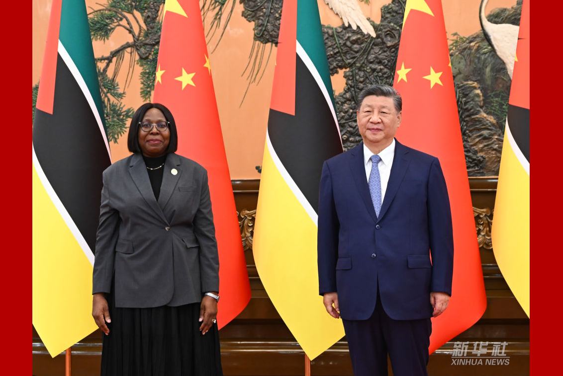习近平会见莫桑比克总理莱维