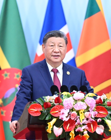 习近平：妇女是改革完善全球治理体系的重要力量
