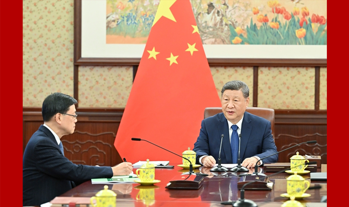 习近平听取李家超述职报告