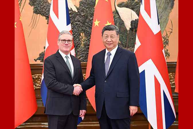 习近平会见英国首相斯塔默