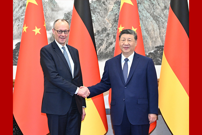 习近平会见德国总理默茨