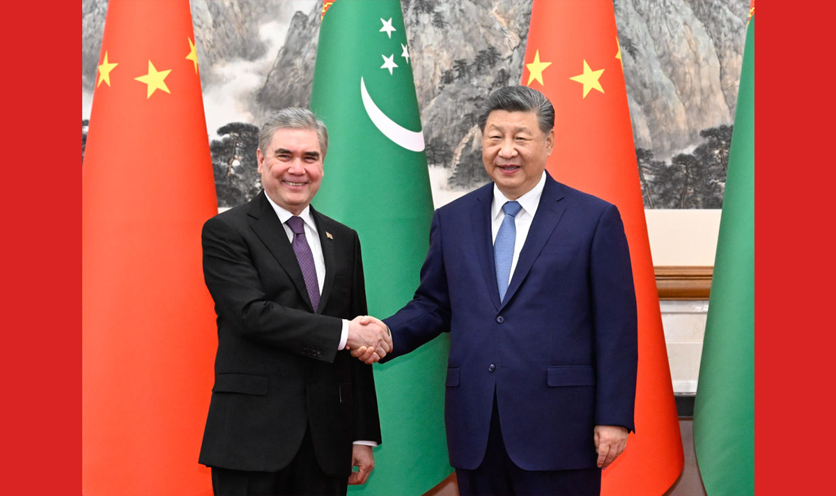 习近平会见土库曼斯坦民族领袖、人民委员会主席别尔德穆哈梅多夫