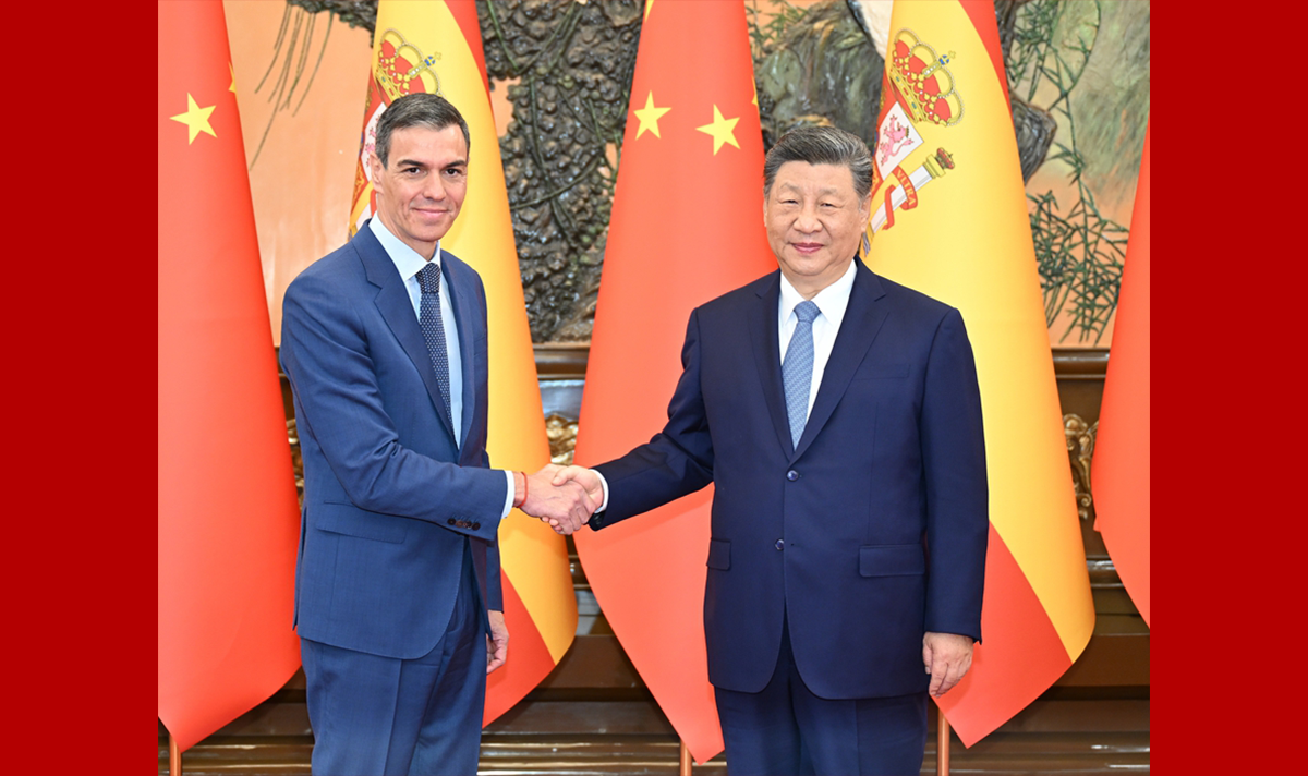习近平会见西班牙首相桑切斯
