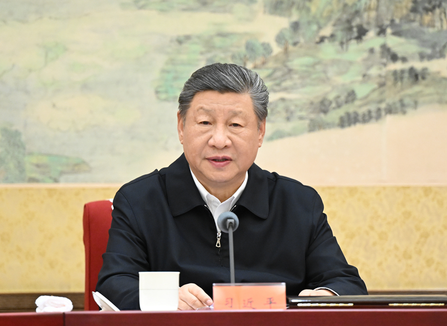 2025年12月25日至26日，中共中央政治局召開民主生活會，中共中央總書記習近平主持會議並發表重要講話。新華社記者 謝環馳攝