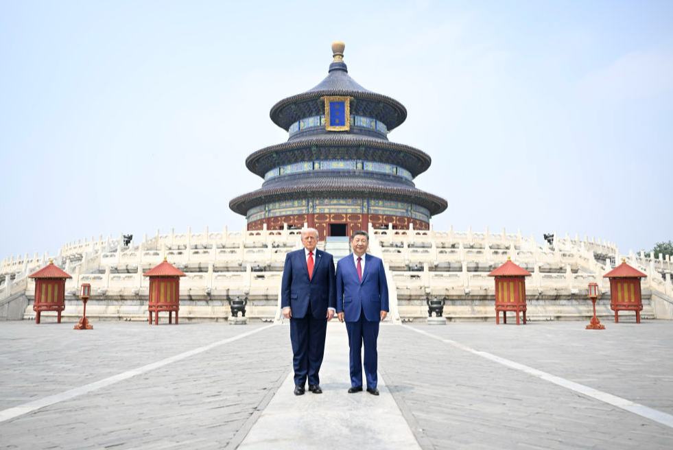 习近平同美国总统特朗普参观天坛