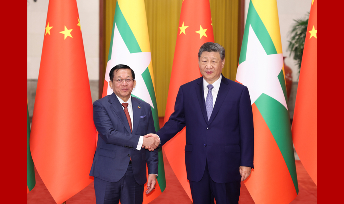 习近平同缅甸总统敏昂莱会谈