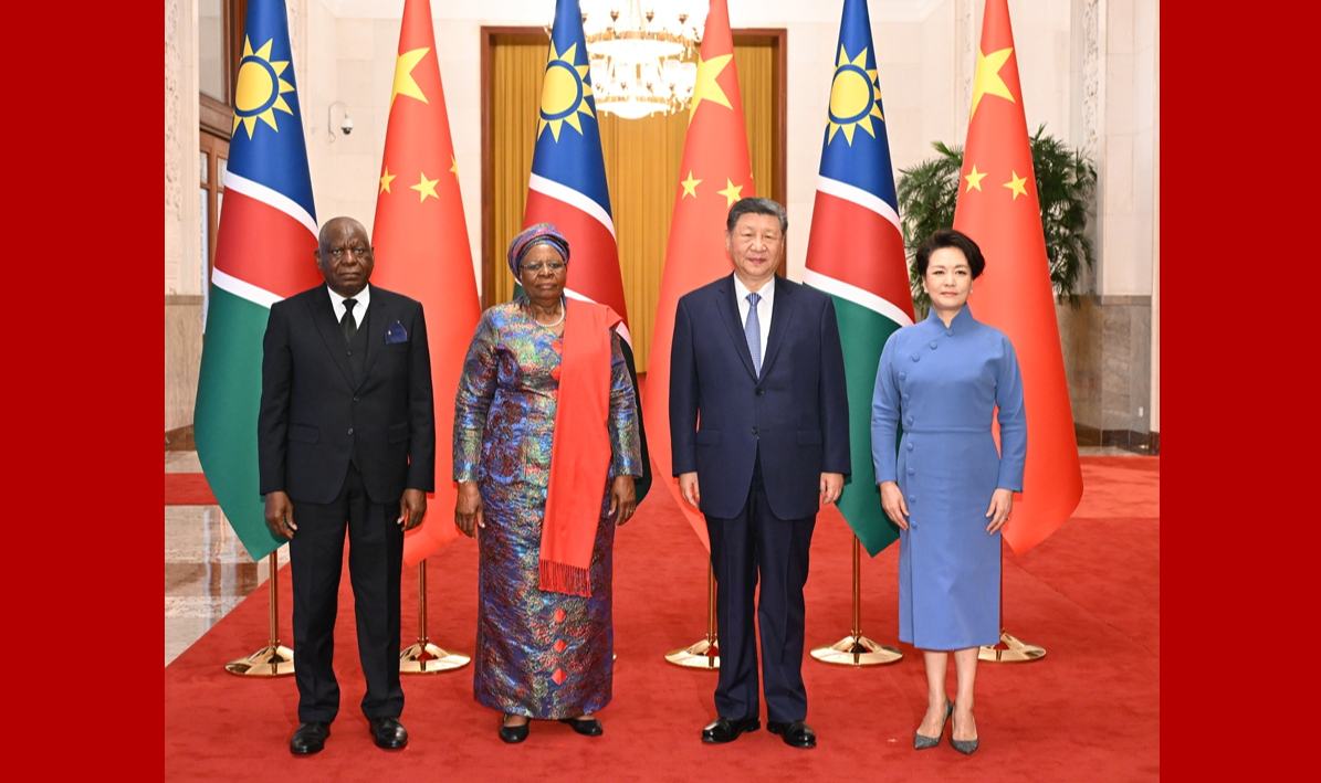 习近平同纳米比亚总统恩代特瓦会谈