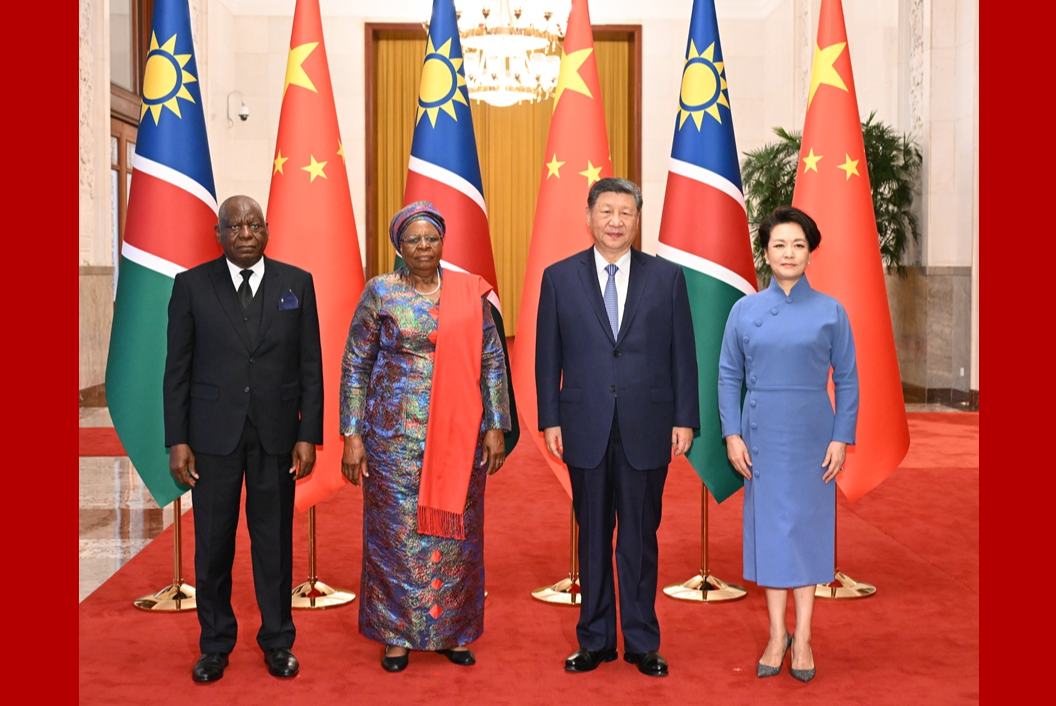 习近平同纳米比亚总统恩代特瓦会谈