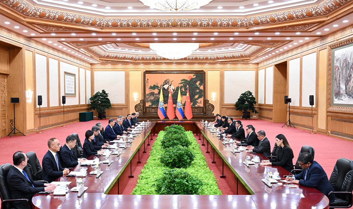 习近平同厄瓜多尔总统诺沃亚会谈