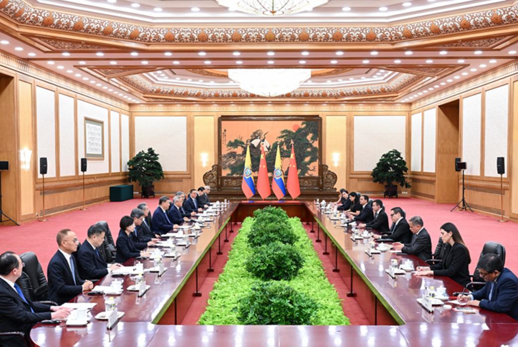 習近平同厄瓜多爾總統諾沃亞會談